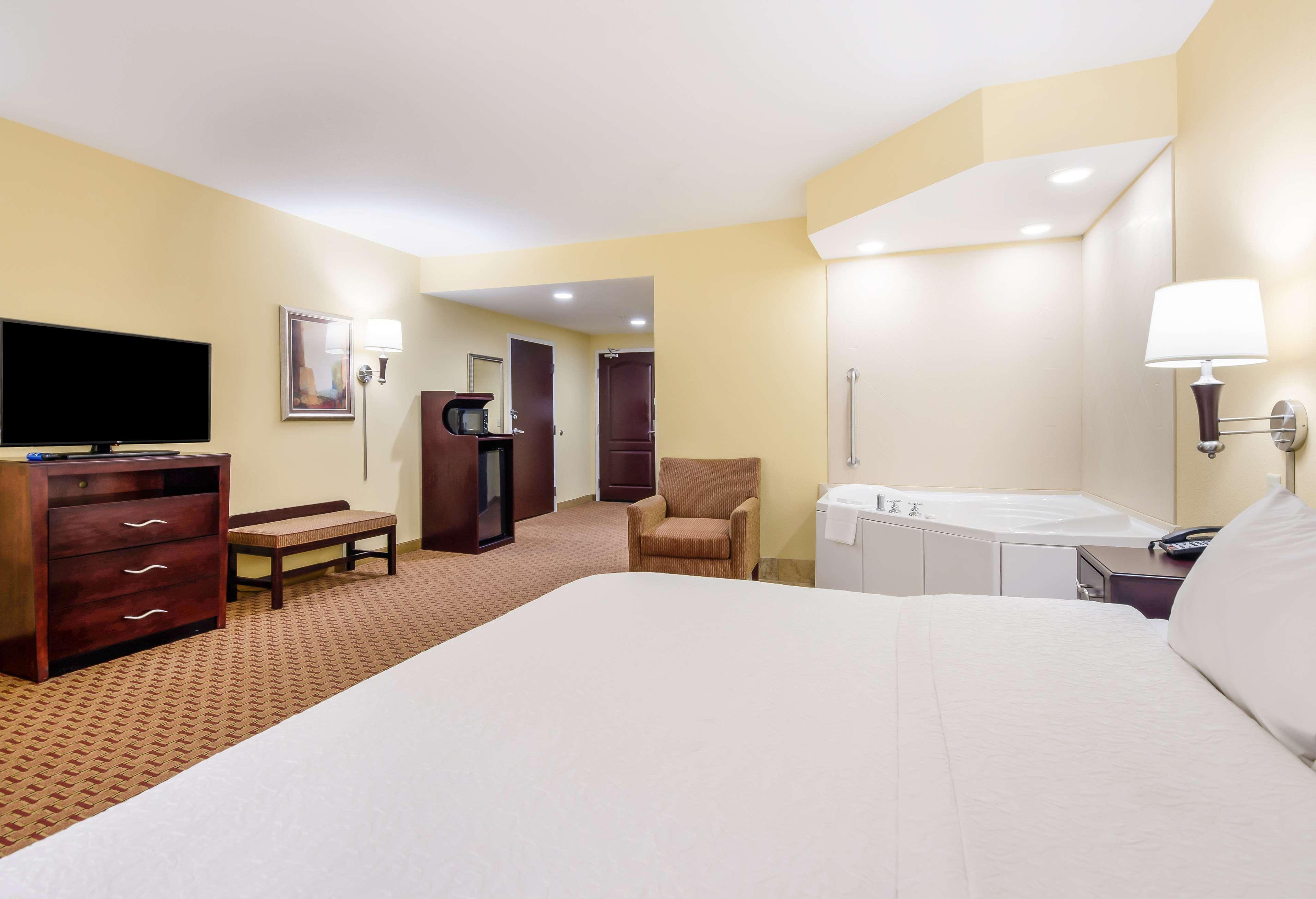 Hampton Inn Galax Экстерьер фото