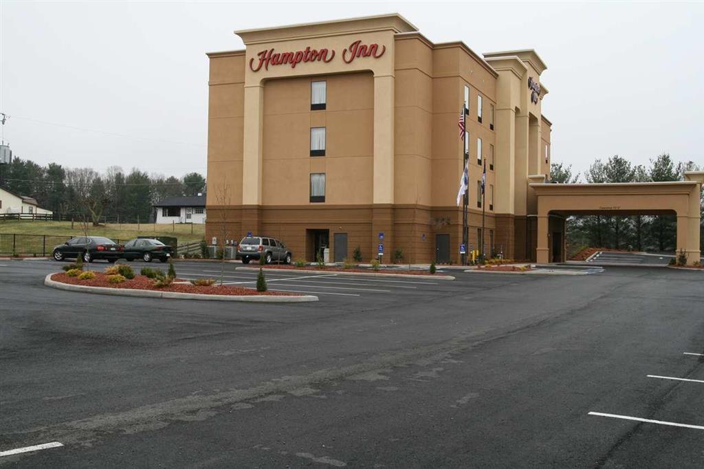 Hampton Inn Galax Экстерьер фото