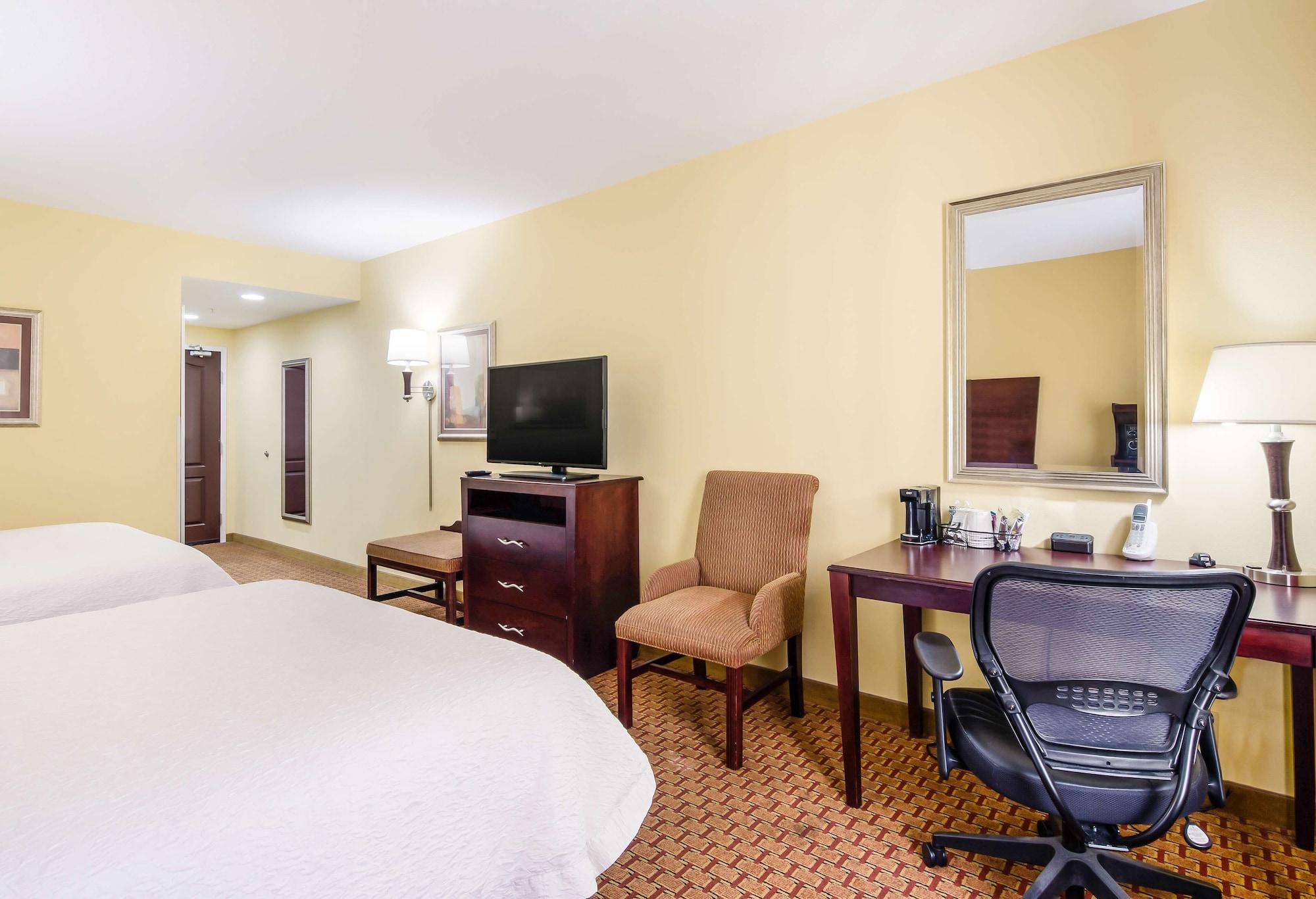 Hampton Inn Galax Экстерьер фото